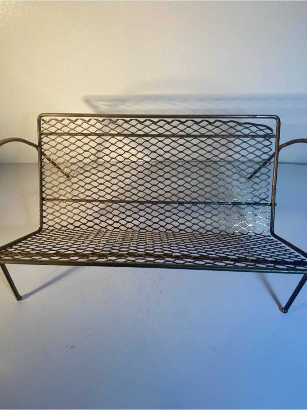 Vintage Mid-Century Modern Gold Tone Wire Mesh Tabletop Book Rack
5.5”x10”x13”
